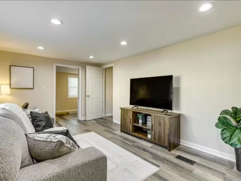1108 Valley View Ave — Photo 11