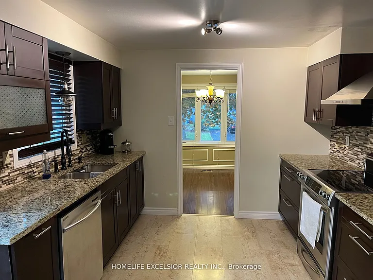 175 Edgehill Cres — Photo 3