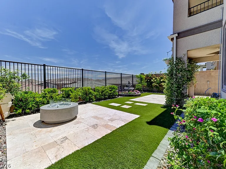 12393 Ferry Glide Ave — Photo 5