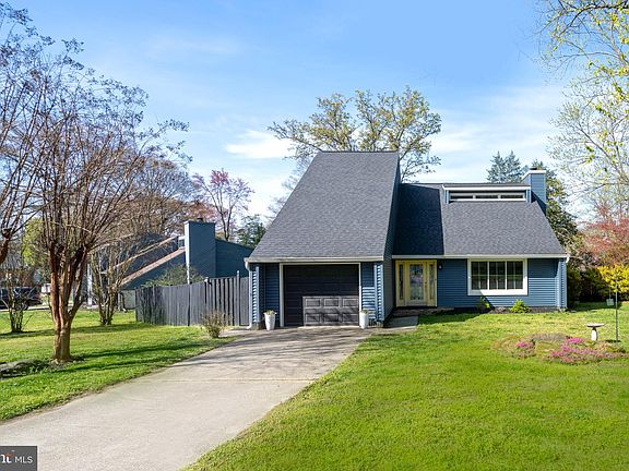 3rd image of 382 Wilett Ct
