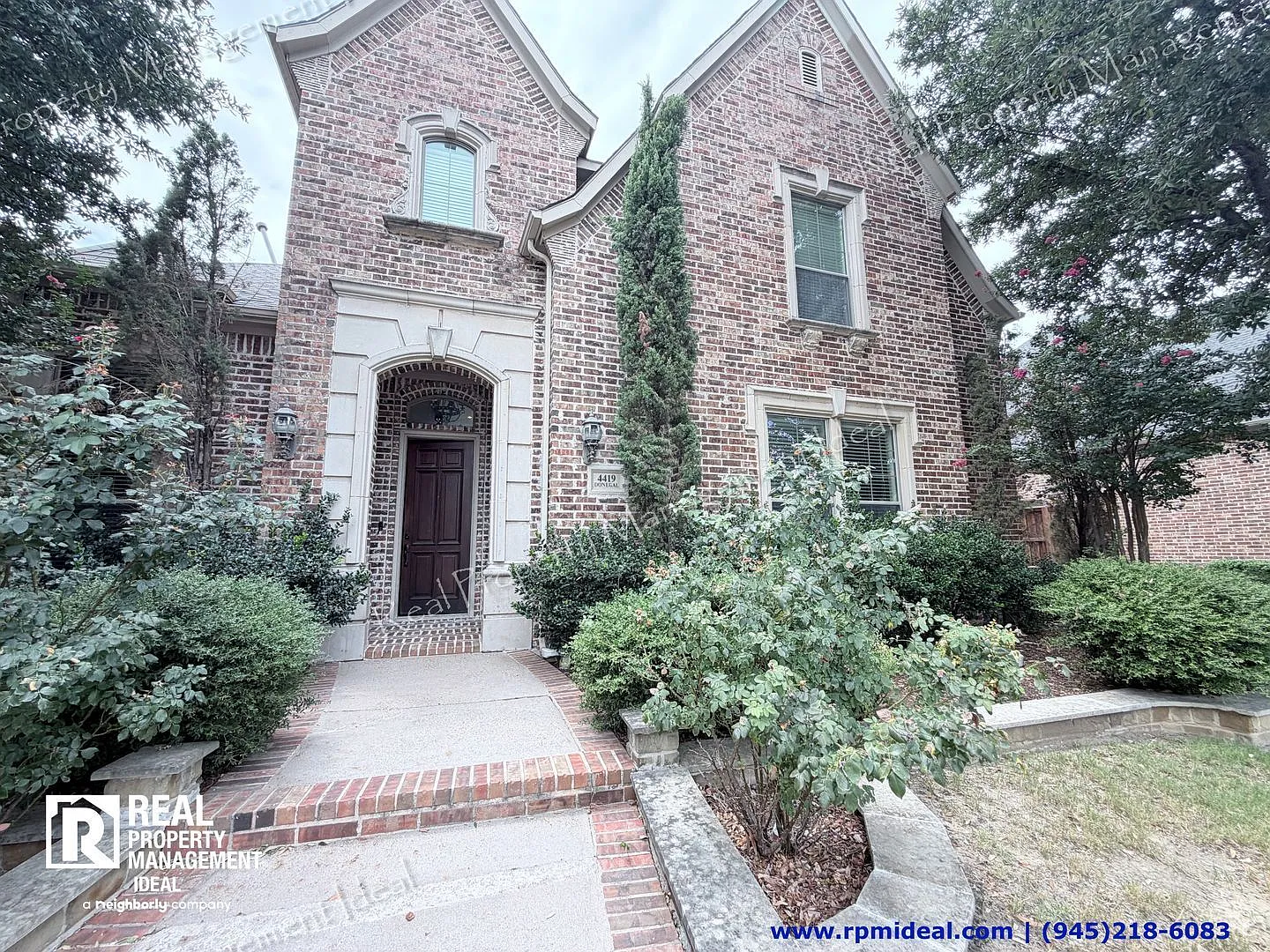 5 bed, 4.5 bath, 4120 sqft, $3,899 — Photo 2