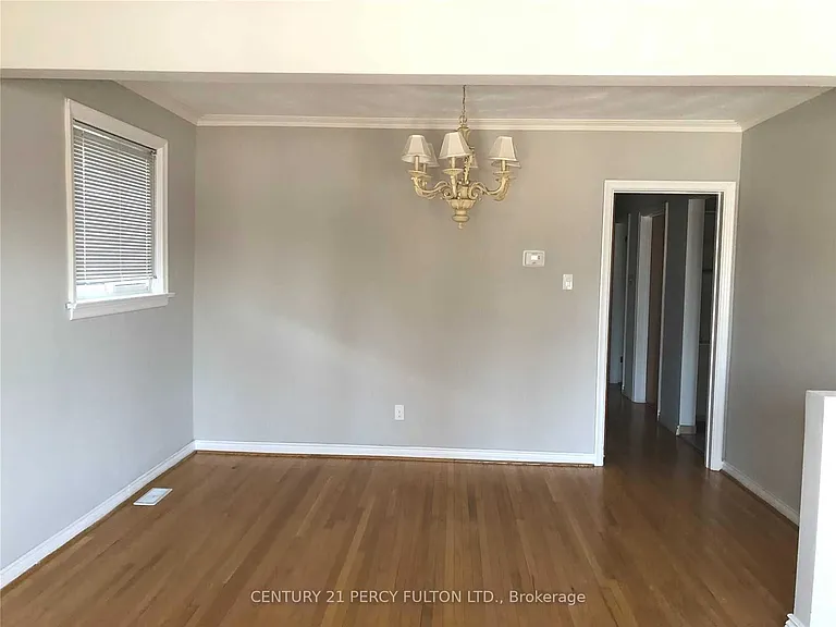 21 Ivanhoe Ct — Photo 3