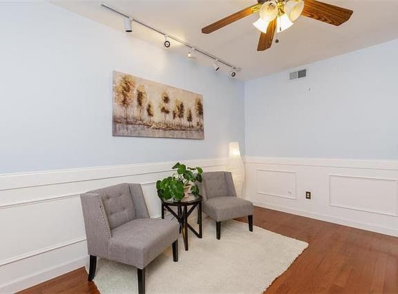 4th image of 4508 McPherson Ave #28