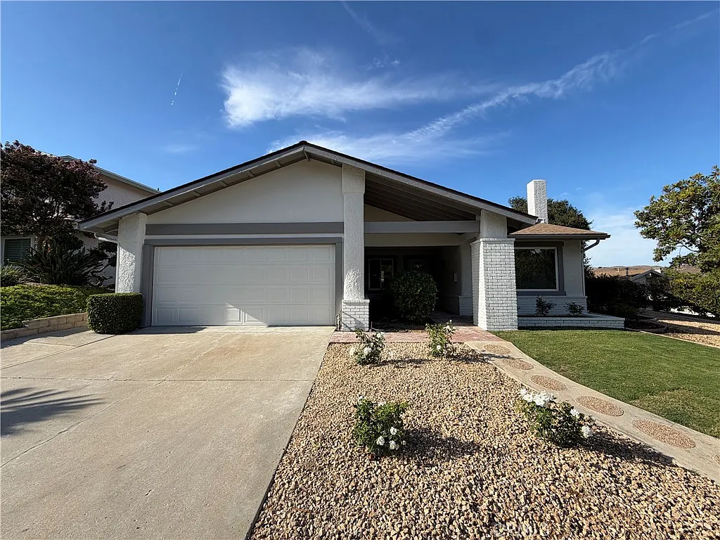 4 bed, 1692 sqft, $6,000 — Photo 2