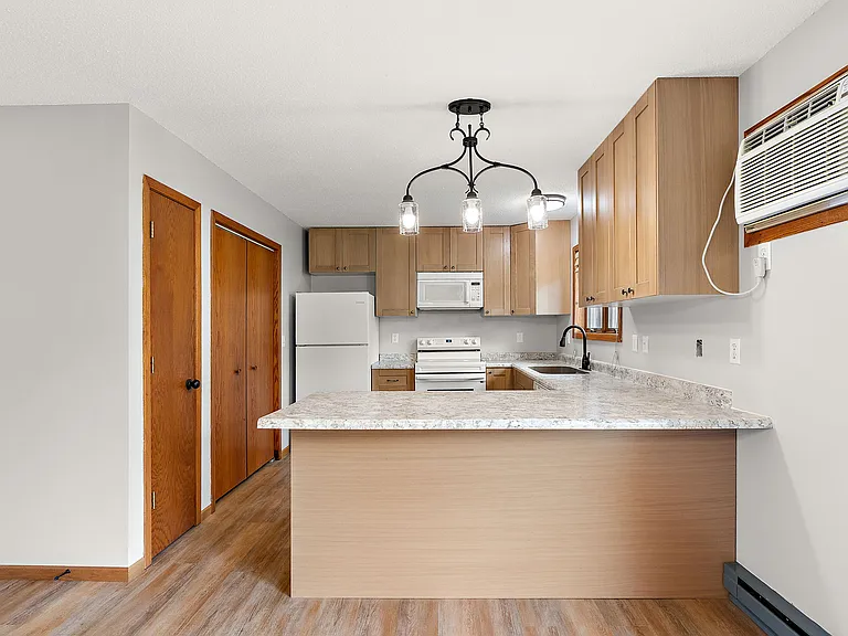 220-240 6th Ave — Photo 9