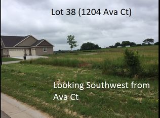1204 Ava Ct, Neenah, WI 54956