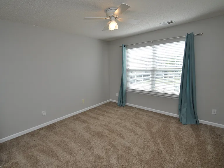 117 Tiverton Woods Dr — Photo 27