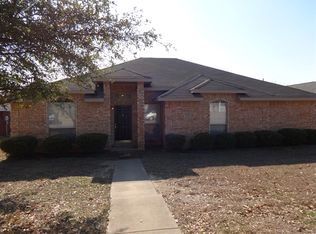1635 High Pointe Ln, Cedar Hill, TX 75104