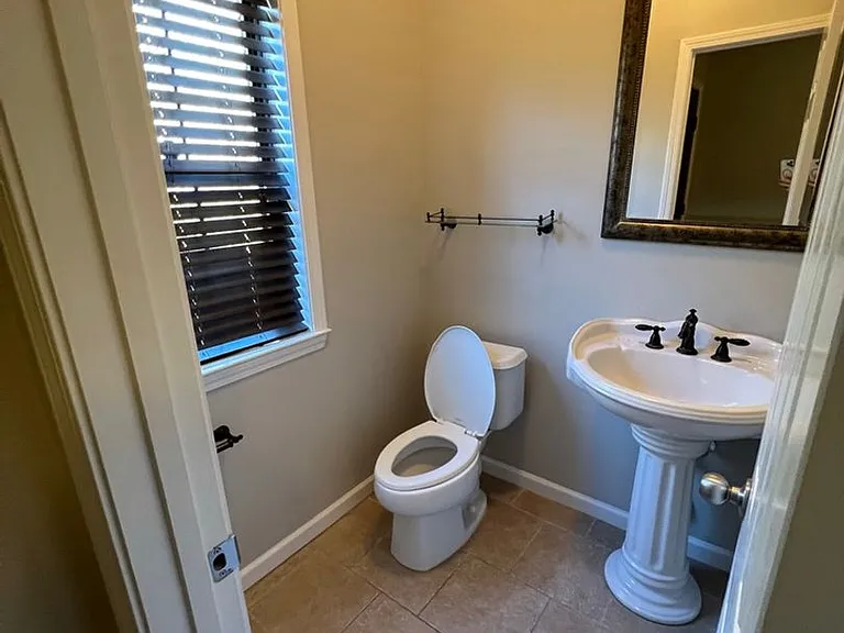 328 Amber Ln — Photo 8