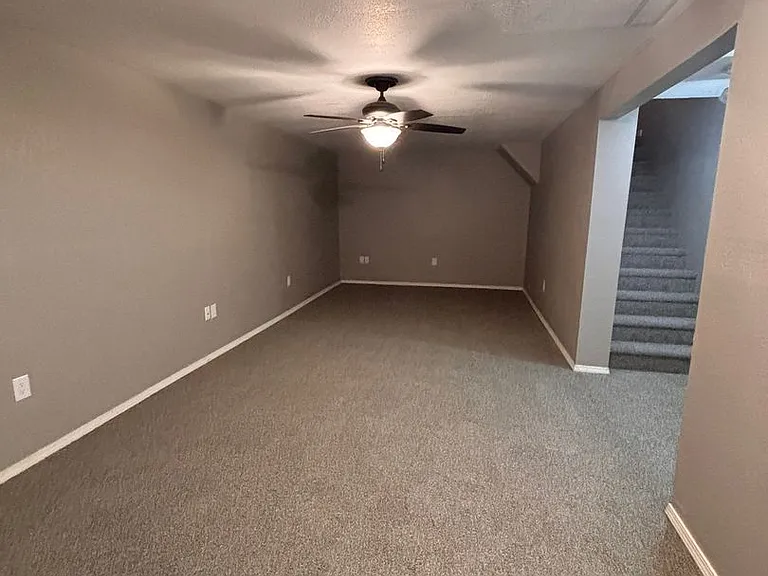110 Texas St — Photo 13