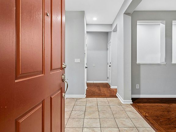 5th image of 507 Burk Pl