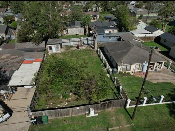 7007 Eagle Pass St, Houston, TX 77020