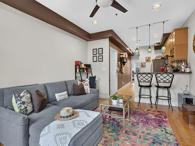 322 Madison St #5 — Photo 4