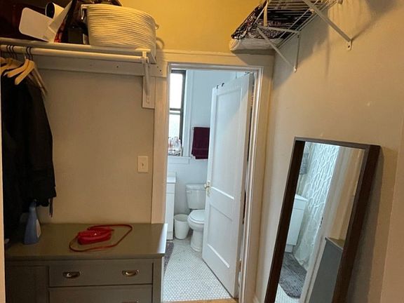 4th image of 639 W Roscoe St APT P2