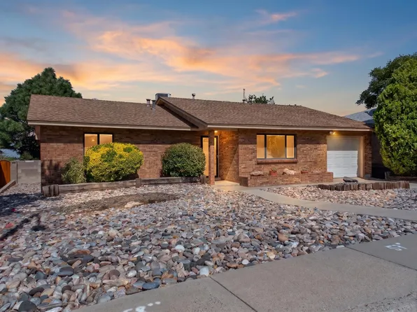 1505 Willys Knight Dr NE, Albuquerque, NM 87112