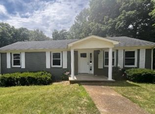 630 Lakeview Cir, Tennessee Ridge, TN 37178