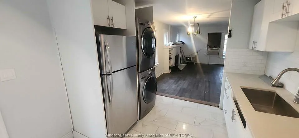 3 bed, $1,700 — Photo 2