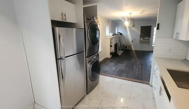 2292 Dougall Ave #UPPER — Photo 2