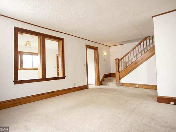 4th image of 918 Sheridan Ave N