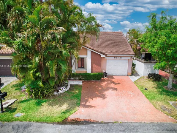 6240 NW 176th Ter, Hialeah, FL 33015