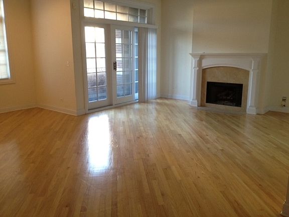 4th image of 2927 N Southport Ave #2C