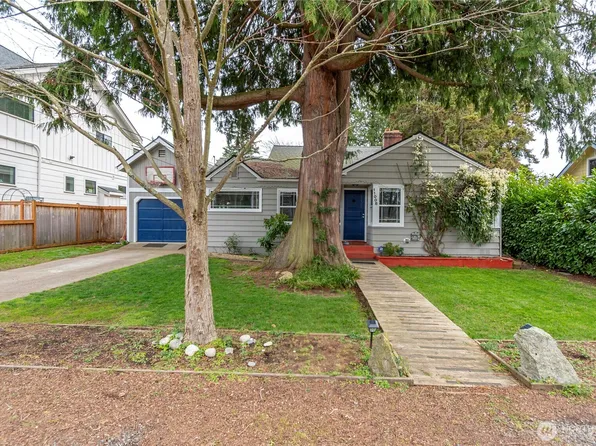 11008 Dayton Avenue N, Seattle, WA 98133