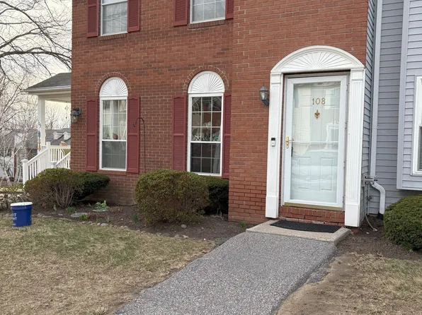 108 Berkshire Oval #108, Torrington, CT 06790