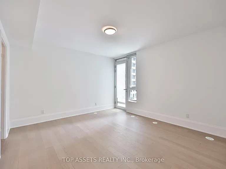 101 Erskine Ave #Townhouse 10 — Photo 22