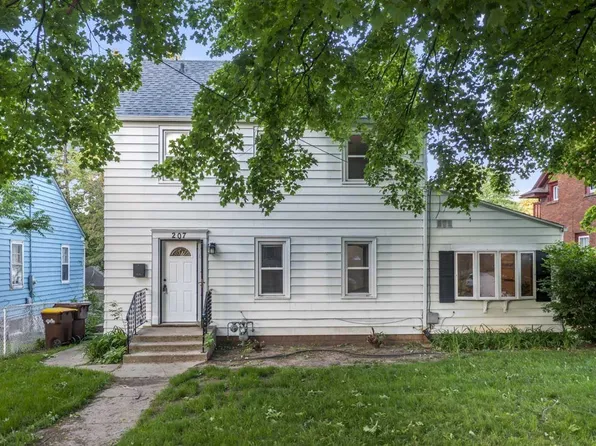 207 Robert Ave, Rockford, IL 61107