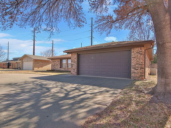 3rd image of 4805 73rd St