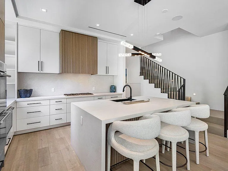 514 NE 7th Ave — Photo 11