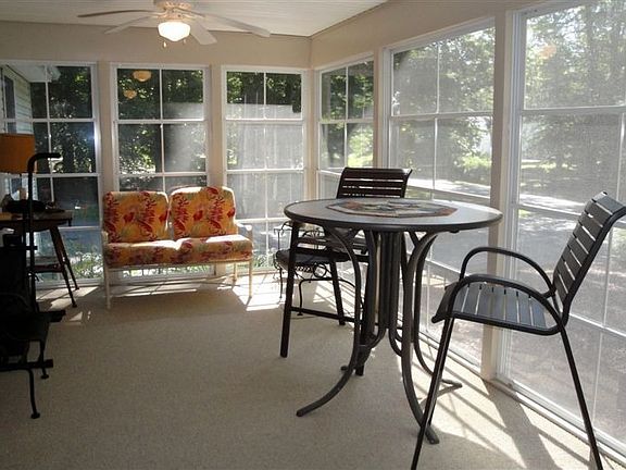 3rd image of 34053 Beachwood Dr