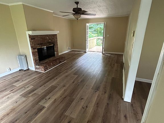 3rd image of 3290 Shaw Rd