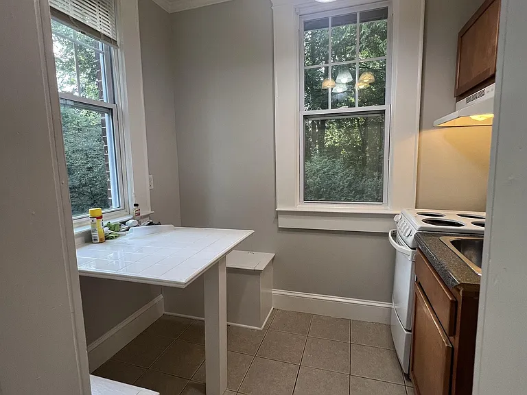 734 Argonne Ave NE — Photo 9