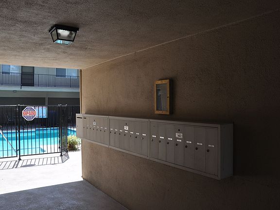 5th image of 718 Amapola Ave APT 11