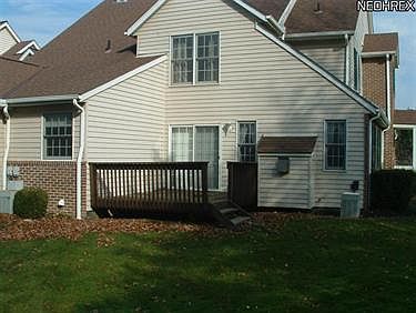 3rd image of 4880 Honeylocust Ln