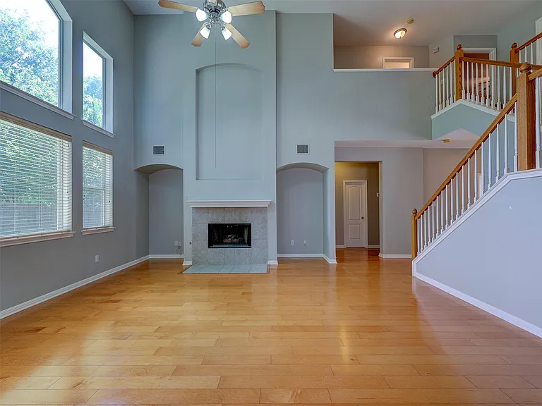 1554 Homewood Cir — Photo 12