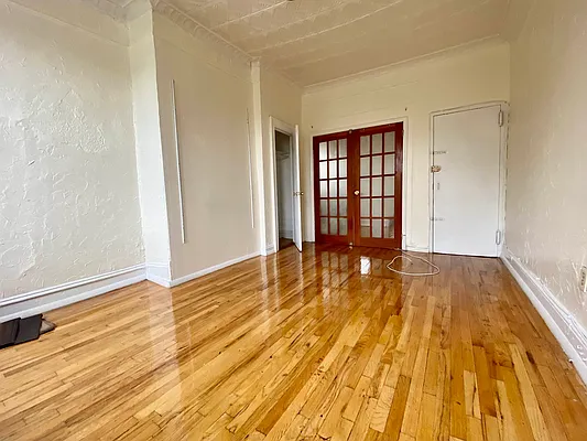 Rented by Capri Jet Realty Corp | media 5