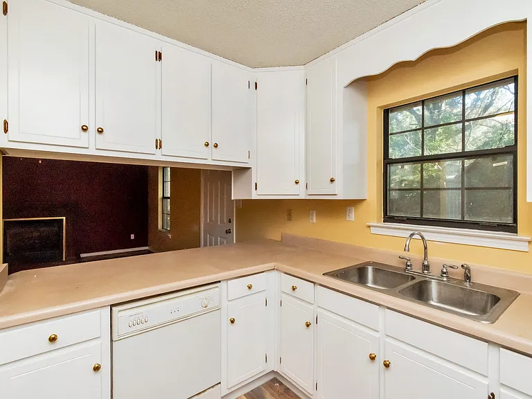 3057 Brookline Dr W — Photo 30