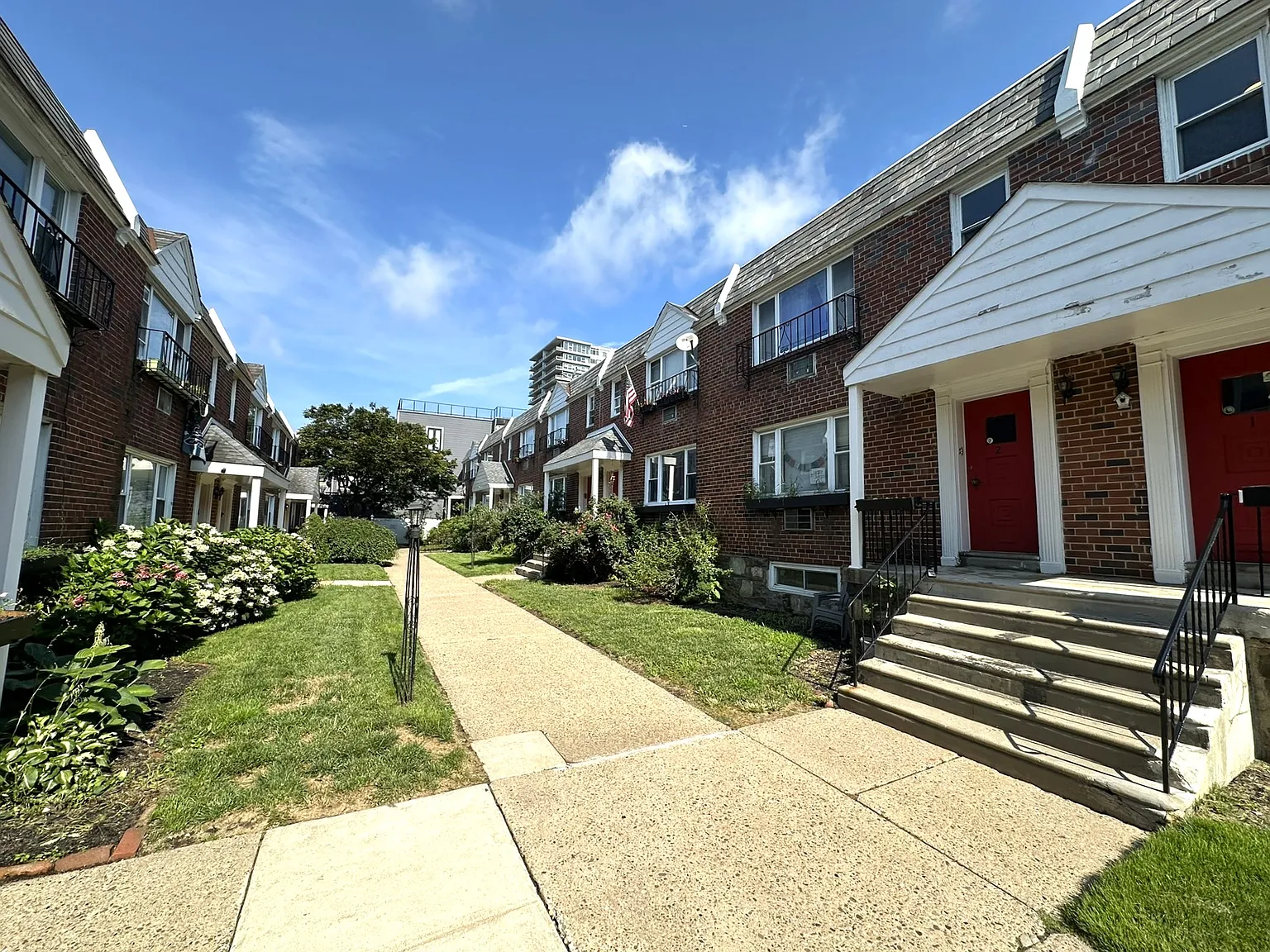 570 N 23rd St — Photo 4