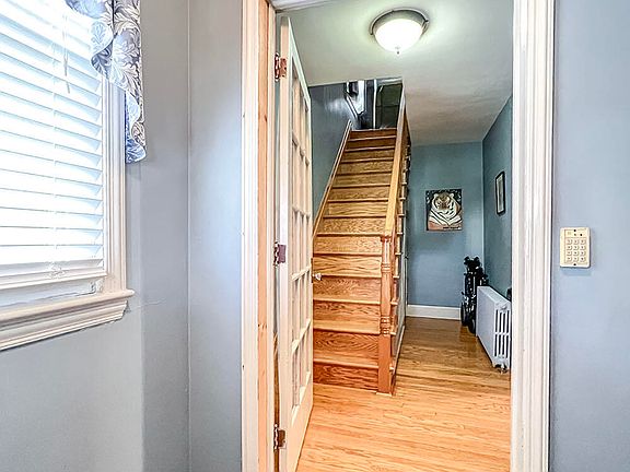 5th image of 173 Taylor St