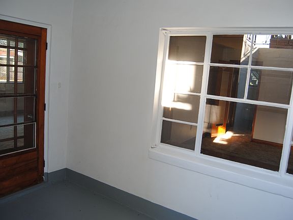 3rd image of 219 N Cleveland Ave #2
