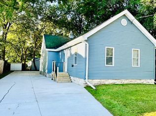 349 3rd St, Menasha, WI 54952