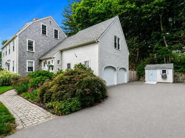 26 Summit Pl, Newburyport, MA 01950