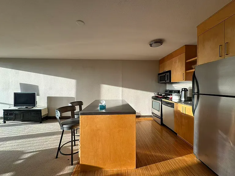 111 SW Harrison St #7G — Photo 6