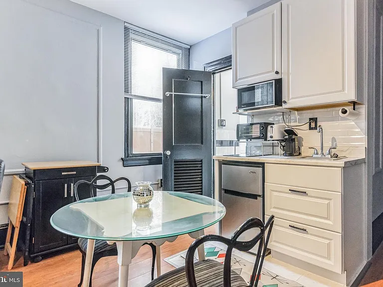 1324 Locust St #519 — Photo 13