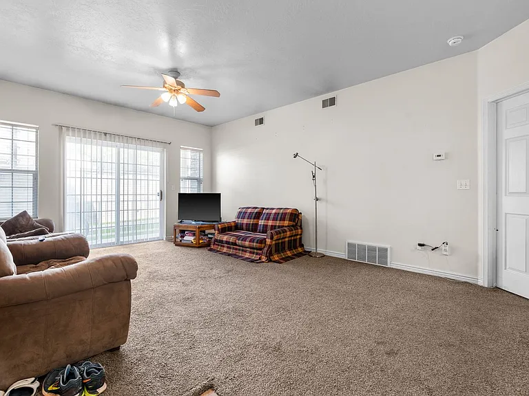 432 N Seven Peaks Blvd E #113 — Photo 2