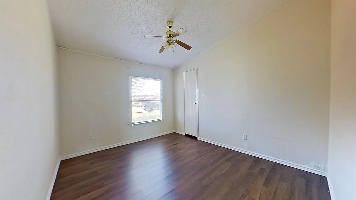 Building Photo - 1106 Spring Flower Dr