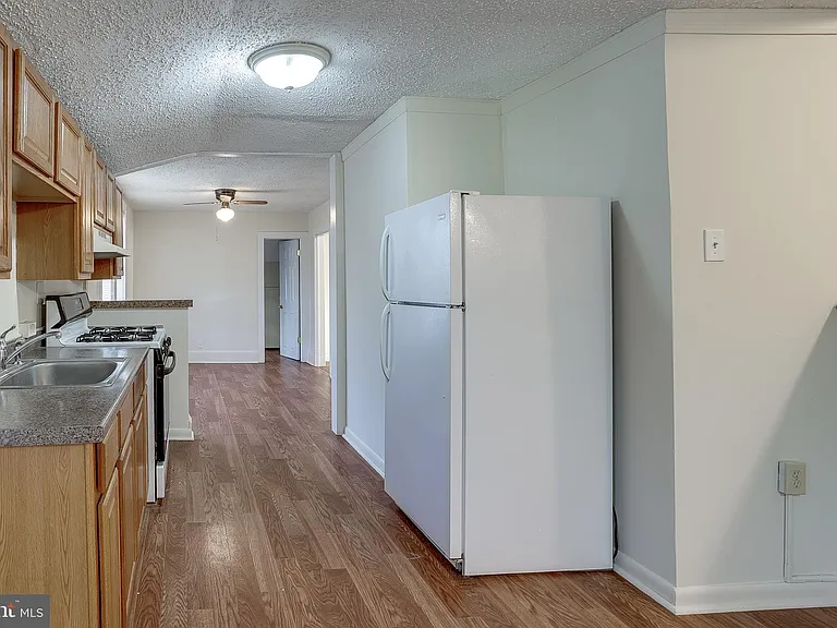 7 Dresser Ave #B-1 — Photo 8