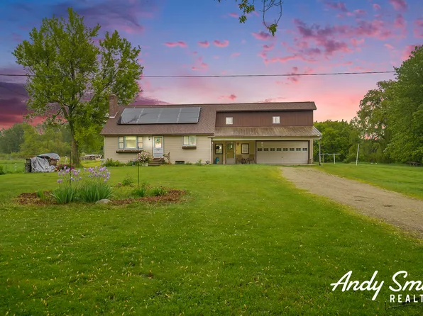 9386 N Vandecar Rd, Farwell, MI 48622